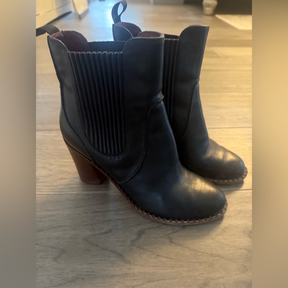 Marc Jacob boots size 38